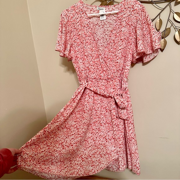 NWT Pink and Red Floral Wrap Boutique Dress 🌸 - Picture 3 of 8